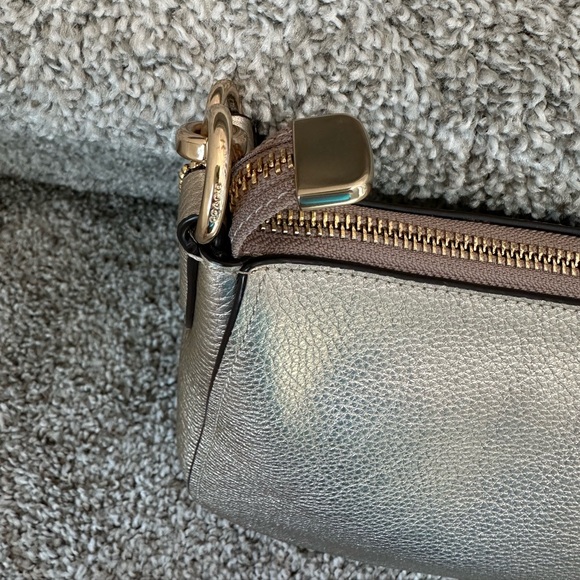 Coach New York bag in gold pebbled leather with shoulder strap & crossbody strap - Picture 9 of 17